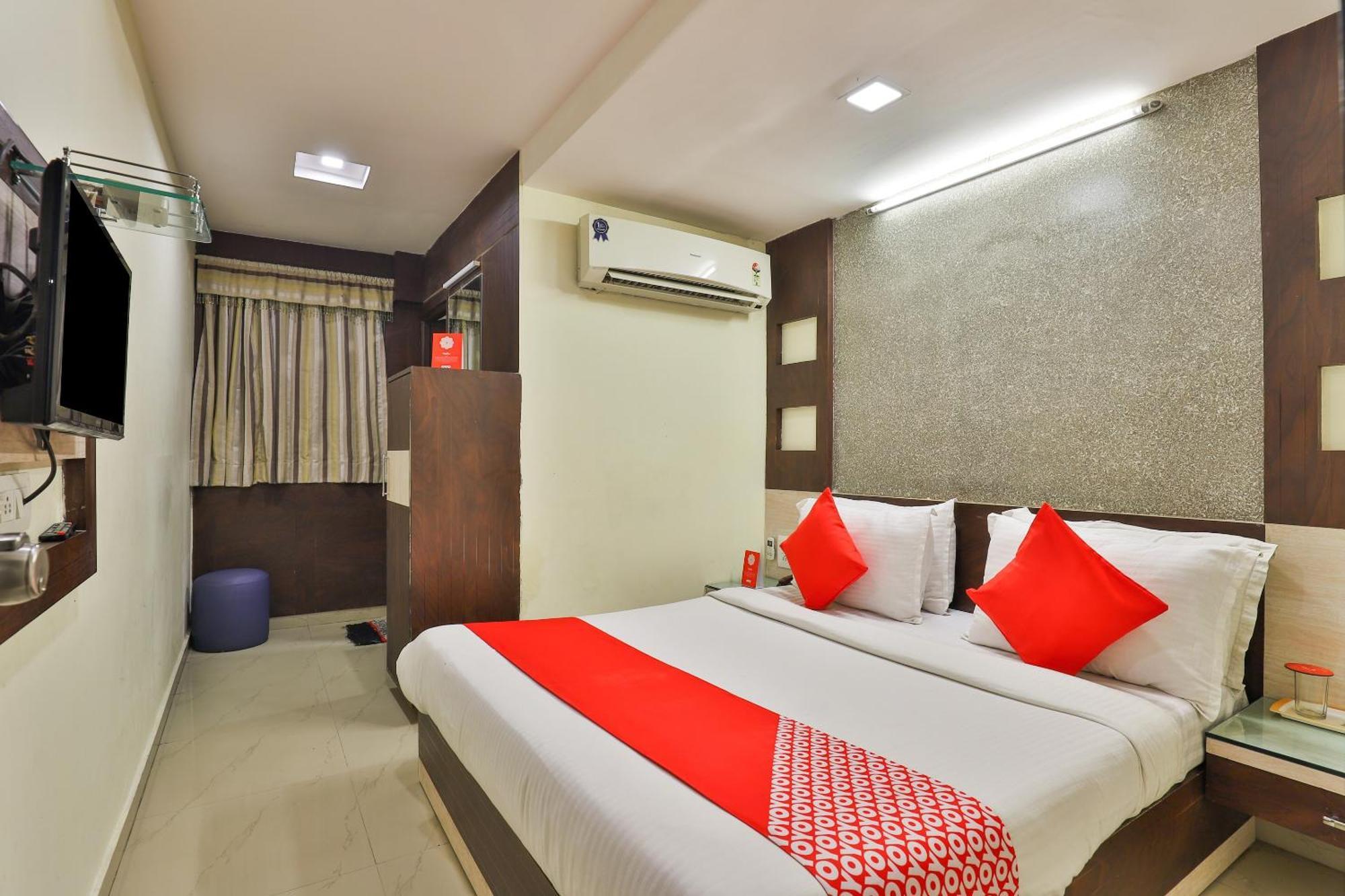 Hotel OYO 3649 Thaltej Ahmedabad Exterior foto